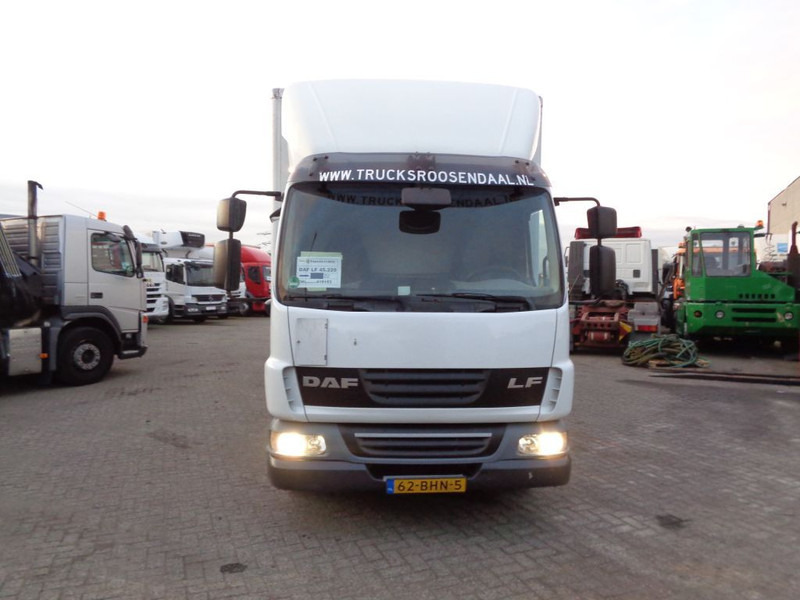 DAF LF 45.220 + Euro 5 + Dhollandia Lift + Manual - Box truck: picture 2 DAF LF 45.220 + Euro 5 + Dhollandia Lift + Manual - Box truck: picture 2