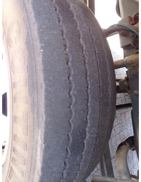 Curtainsider truck DAF LF55.180 + MANUAL + LIFT: picture 13