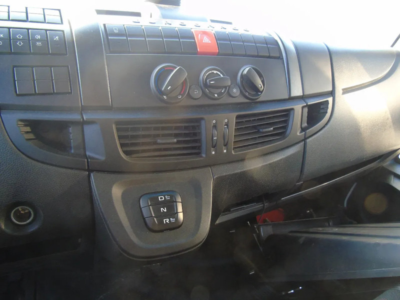 Iveco Eurocargo 120E19 + euro 6 + lift + BROKEN ENGINE - Box truck: picture 5 Iveco Eurocargo 120E19 + euro 6 + lift + BROKEN ENGINE - Box truck: picture 5