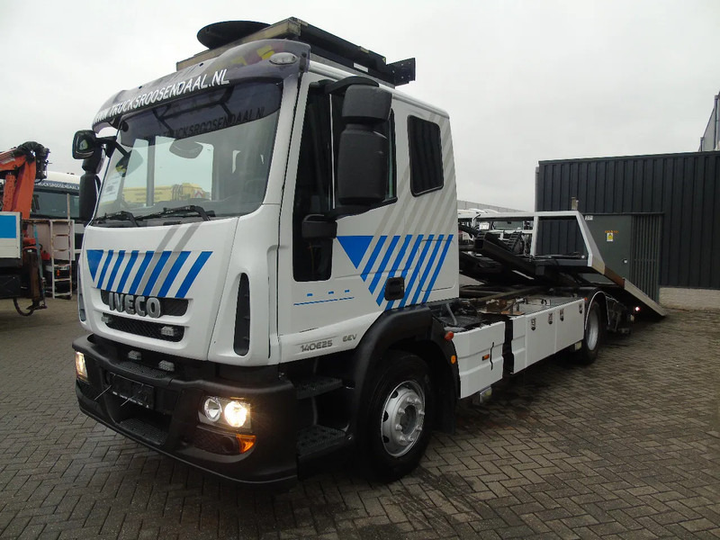 Iveco Eurocargo 140E25 + FULL SYSTEM + TOWING - Autotransporter truck: picture 2 Iveco Eurocargo 140E25 + FULL SYSTEM + TOWING - Autotransporter truck: picture 2