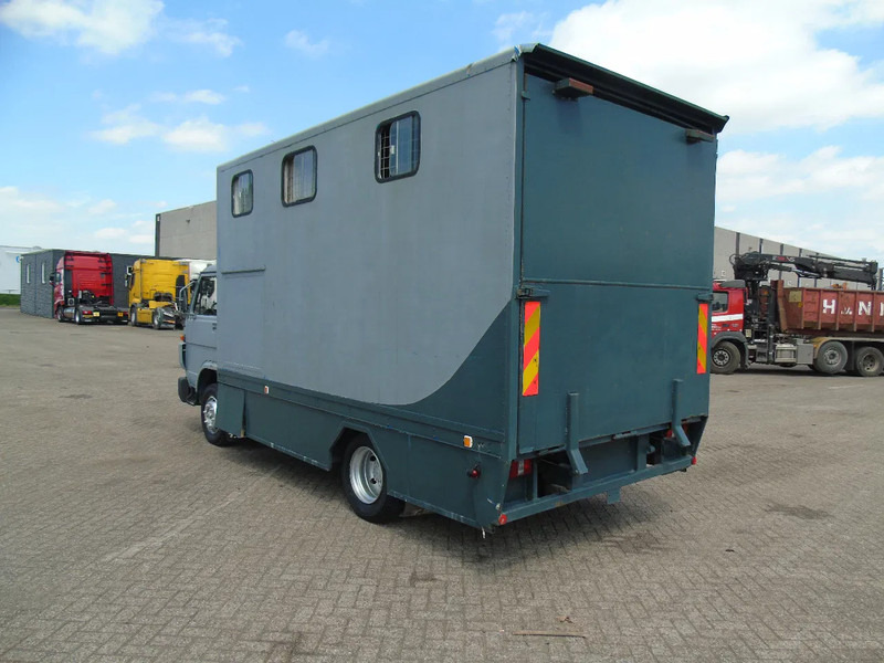MAN 10 .150 + 2-3 HORSES + MANUAL - Horse truck: picture 4 MAN 10 .150 + 2-3 HORSES + MANUAL - Horse truck: picture 4