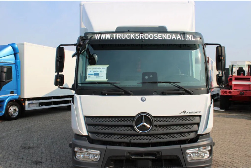 Mercedes-Benz Atego 1221 + EURO 6 + LIFT + 12t - Box truck: picture 2 Mercedes-Benz Atego 1221 + EURO 6 + LIFT + 12t - Box truck: picture 2