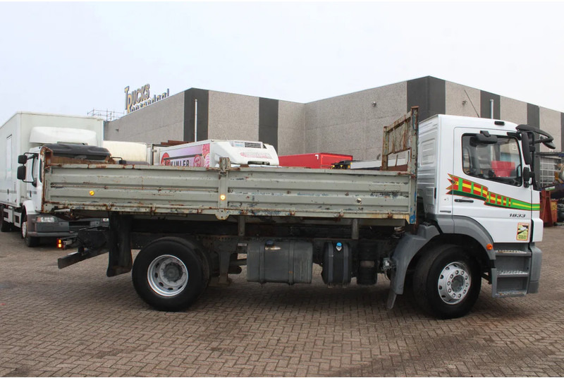 Mercedes-Benz Axor 1833 + tipper + manual - Tipper: picture 4 Mercedes-Benz Axor 1833 + tipper + manual - Tipper: picture 4