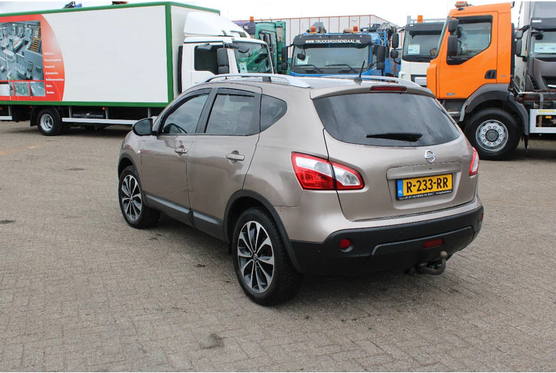 Nissan QASHQAI 2.0 AUTOMATIC / CAMERA - Car: picture 3 Nissan QASHQAI 2.0 AUTOMATIC / CAMERA - Car: picture 3