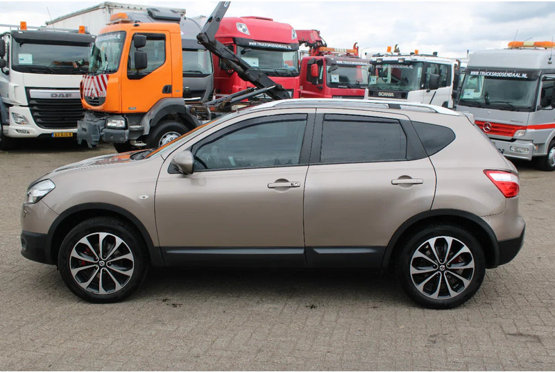 Nissan QASHQAI 2.0 AUTOMATIC / CAMERA - Car: picture 2 Nissan QASHQAI 2.0 AUTOMATIC / CAMERA - Car: picture 2