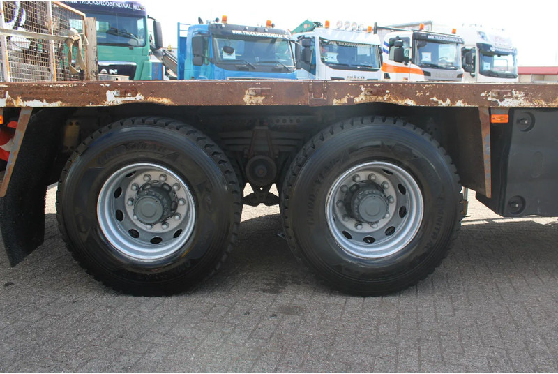 Renault Kerax 370 + HIAB 166-4 HIDRUO + 6X4 + MANUAL + SPRING + REMOTE + EURO 5 + 6X4 - Crane truck: picture 5 Renault Kerax 370 + HIAB 166-4 HIDRUO + 6X4 + MANUAL + SPRING + REMOTE + EURO 5 + 6X4 - Crane truck: picture 5