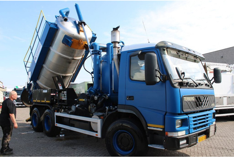 Terberg FM 1450 WITTIG VACUM SYSTEM + TIPPER + FULLY WORKING + EURO 2 + ADR + 11,34m3 - Vacuum truck: picture 2 Terberg FM 1450 WITTIG VACUM SYSTEM + TIPPER + FULLY WORKING + EURO 2 + ADR + 11,34m3 - Vacuum truck: picture 2