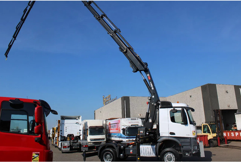 Mercedes-Benz Arocs 2051 + 4X4 + HIAB 302 E6 / JIB 70 X 4 + 10 EXTENTSIONS / NEW!! - Tractor unit: picture 2 Mercedes-Benz Arocs 2051 + 4X4 + HIAB 302 E6 / JIB 70 X 4 + 10 EXTENTSIONS / NEW!! - Tractor unit: picture 2