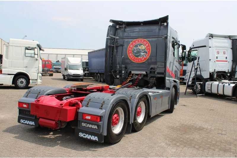 Scania R520 V8 + 6X4 + FULL OPTION + EURO 6 + PTO+120 TONS - Tractor unit: picture 5 Scania R520 V8 + 6X4 + FULL OPTION + EURO 6 + PTO+120 TONS - Tractor unit: picture 5