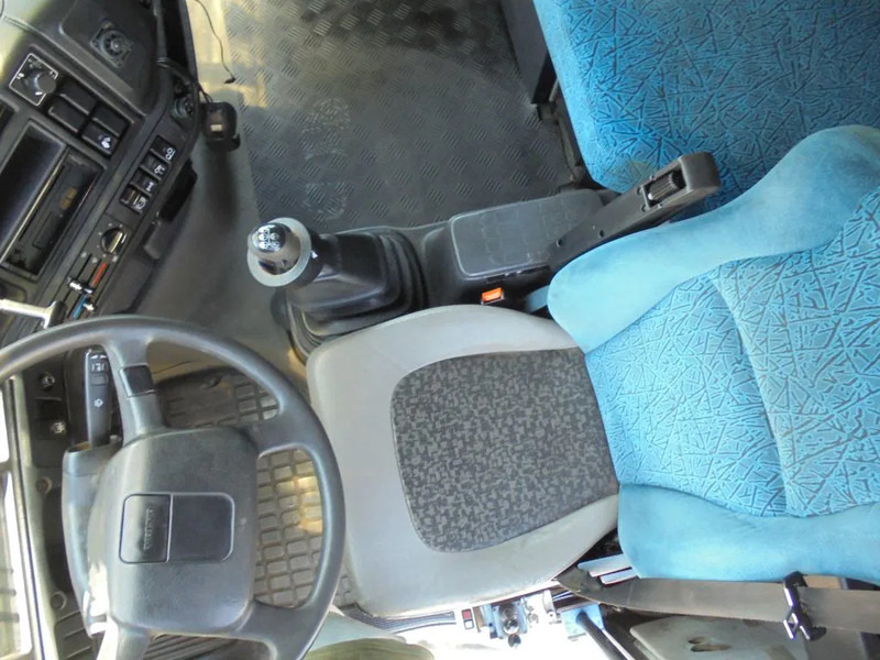 Volvo FH 12.420 + Euro 2 + 6x2 + Manual - Cab chassis truck: picture 5 Volvo FH 12.420 + Euro 2 + 6x2 + Manual - Cab chassis truck: picture 5