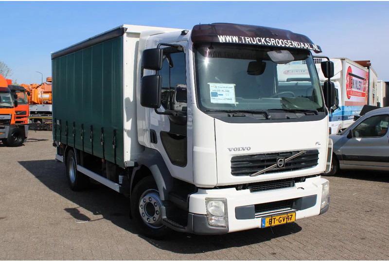 Volvo FL 12 .240 + LIFT + MANUAL - Curtainsider truck: picture 2 Volvo FL 12 .240 + LIFT + MANUAL - Curtainsider truck: picture 2