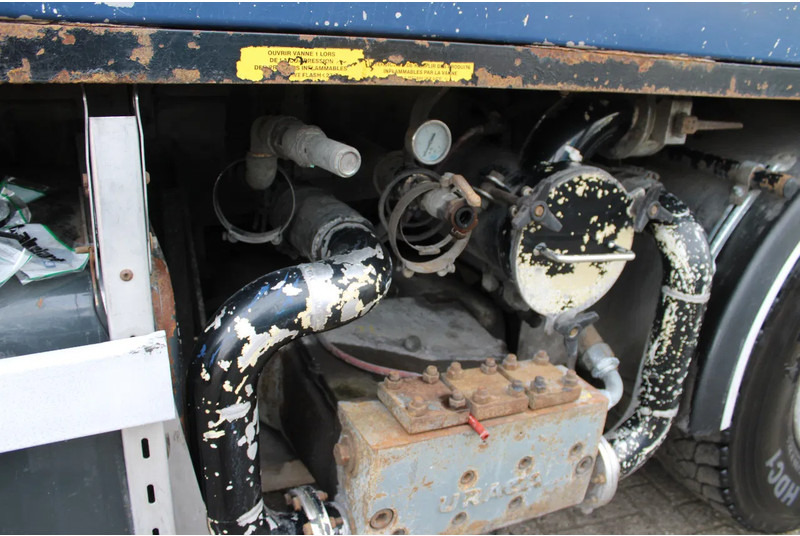 Volvo FM 12.340 + ADR + stokota 14.000L + manual - Vacuum truck: picture 5 Volvo FM 12.340 + ADR + stokota 14.000L + manual - Vacuum truck: picture 5