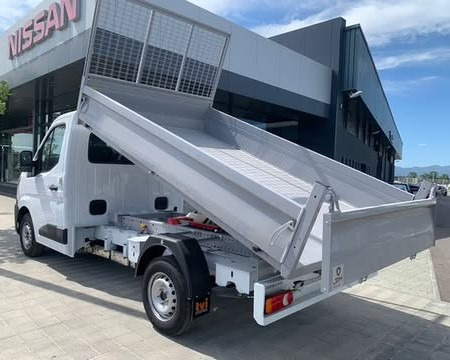 Nissan  - Tipper: picture 2 Nissan  - Tipper: picture 2