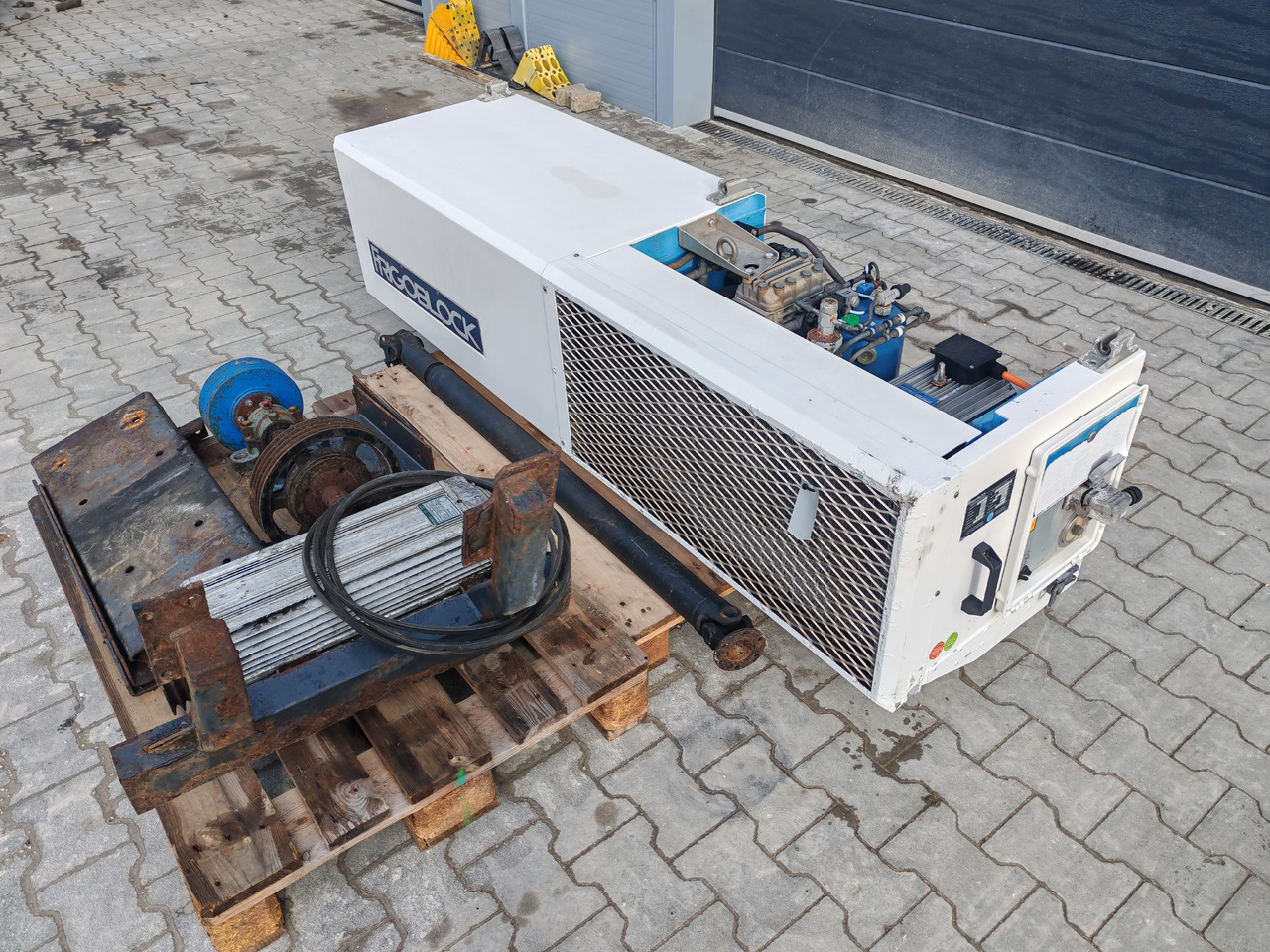 FRIGOBLOCK FK13 / G24 V03K516 / DP132-150/4 / COMPLETE SET - Cooling system: picture 4 FRIGOBLOCK FK13 / G24 V03K516 / DP132-150/4 / COMPLETE SET - Cooling system: picture 4