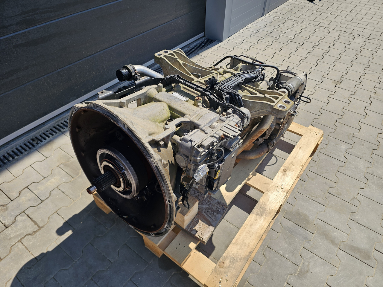 MERCEDES-BENZ ACTROS ANTOS / GEARBOX / G211-12 / RETARDER / WORLDWIDE DELIVERY - Gearbox: picture 3 MERCEDES-BENZ ACTROS ANTOS / GEARBOX / G211-12 / RETARDER / WORLDWIDE DELIVERY - Gearbox: picture 3