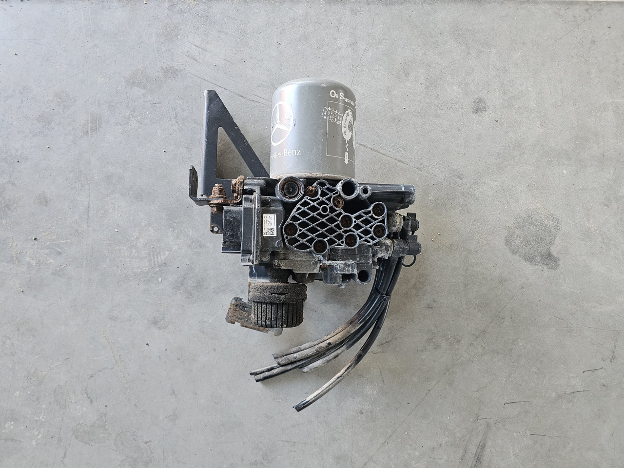 MERCEDES MP4 / AIR DRYIER / K102145 / A0014461964 - Brake valve: picture 2 MERCEDES MP4 / AIR DRYIER / K102145 / A0014461964 - Brake valve: picture 2