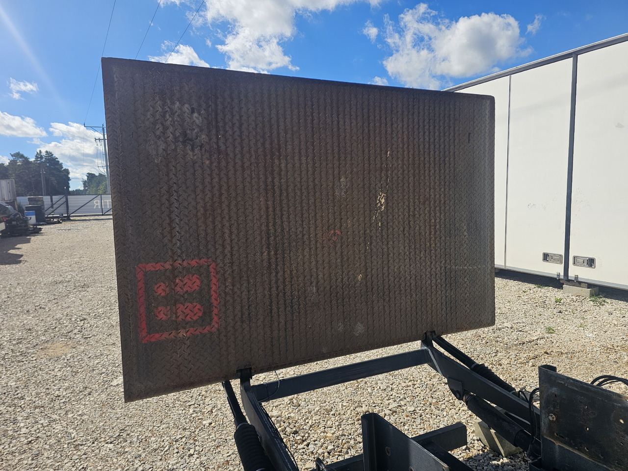 PALFINGER MBB C 2000 L / 2020 / 2000KG - Tail lift: picture 5 PALFINGER MBB C 2000 L / 2020 / 2000KG - Tail lift: picture 5