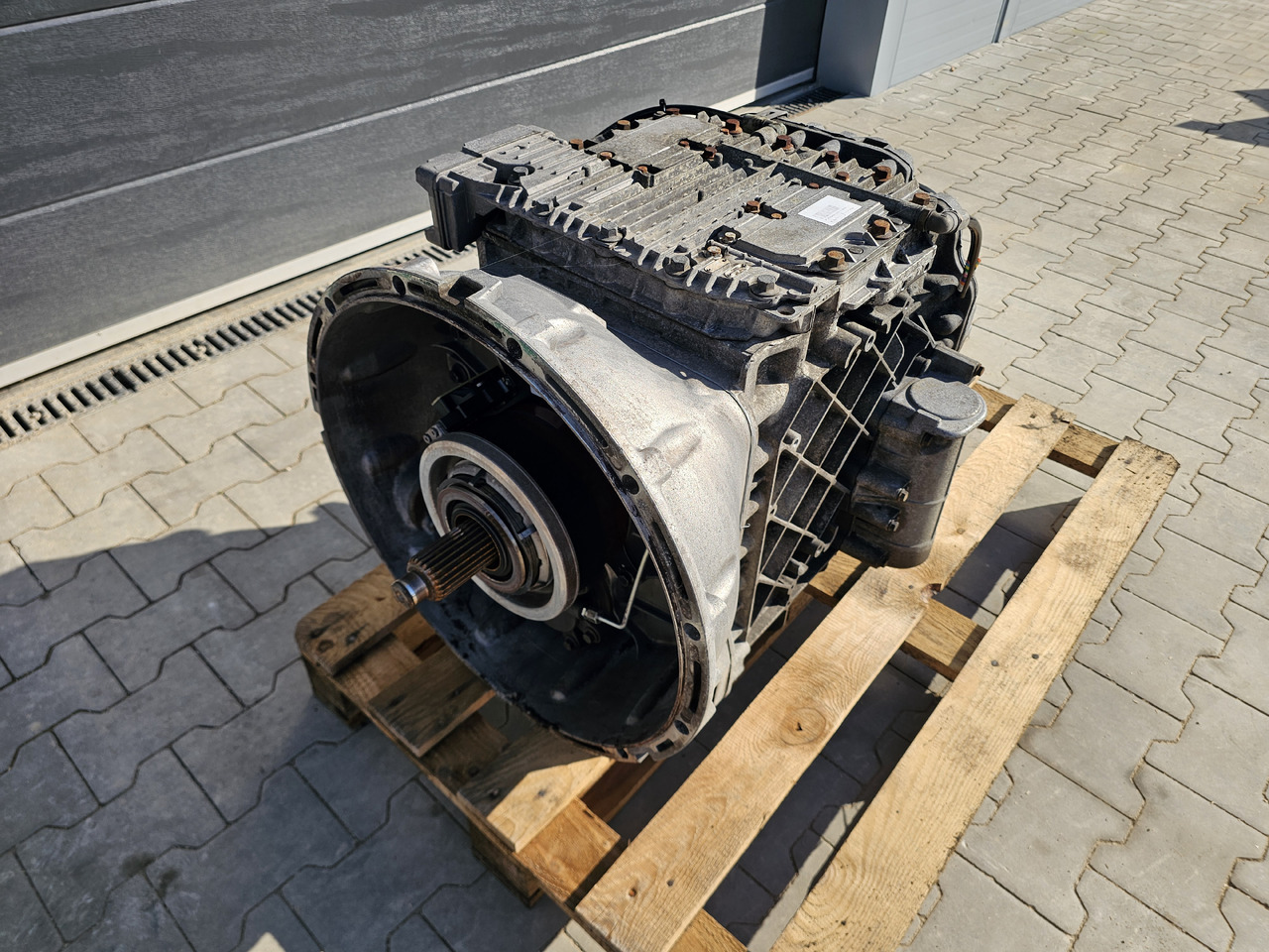 VOLVO FH FM / AT2612D I-SHIFT / AUTOMATIC GEARBOX - Gearbox: picture 3 VOLVO FH FM / AT2612D I-SHIFT / AUTOMATIC GEARBOX - Gearbox: picture 3