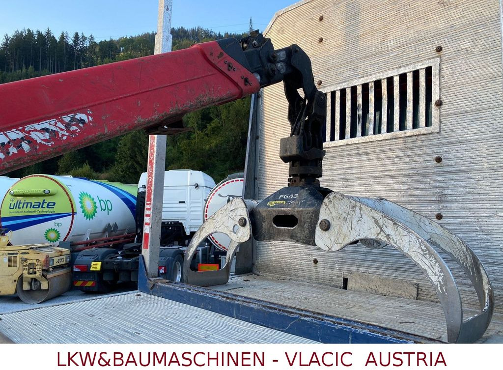 Timber truck, Crane truck MAN TGS Holztransporter mit Kran Palfinger: picture 12