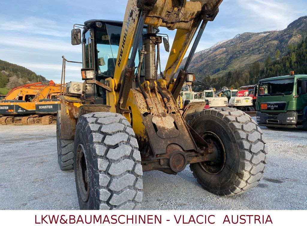 New Holland W190 B - Wheel loader: picture 3 New Holland W190 B - Wheel loader: picture 3