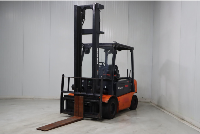 Electric forklift Doosan B45X-5: picture 8