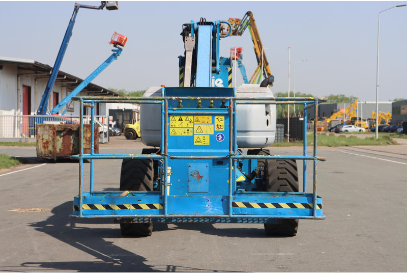 Genie Z135 - Articulated boom: picture 2 Genie Z135 - Articulated boom: picture 2