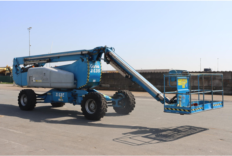 Genie Z135 - Articulated boom: picture 1 Genie Z135 - Articulated boom: picture 1