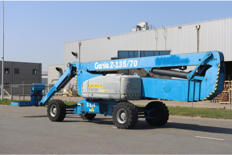Genie Z135 - Articulated boom: picture 5 Genie Z135 - Articulated boom: picture 5