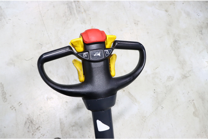 Komatsu CNI 14 - Stacker: picture 2 Komatsu CNI 14 - Stacker: picture 2