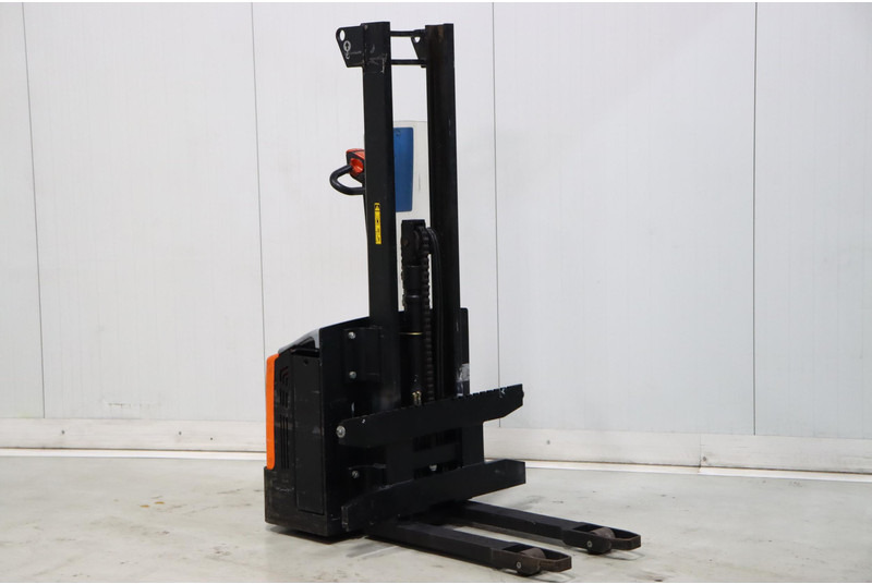 Rocla SW12ac - Stacker: picture 1 Rocla SW12ac - Stacker: picture 1