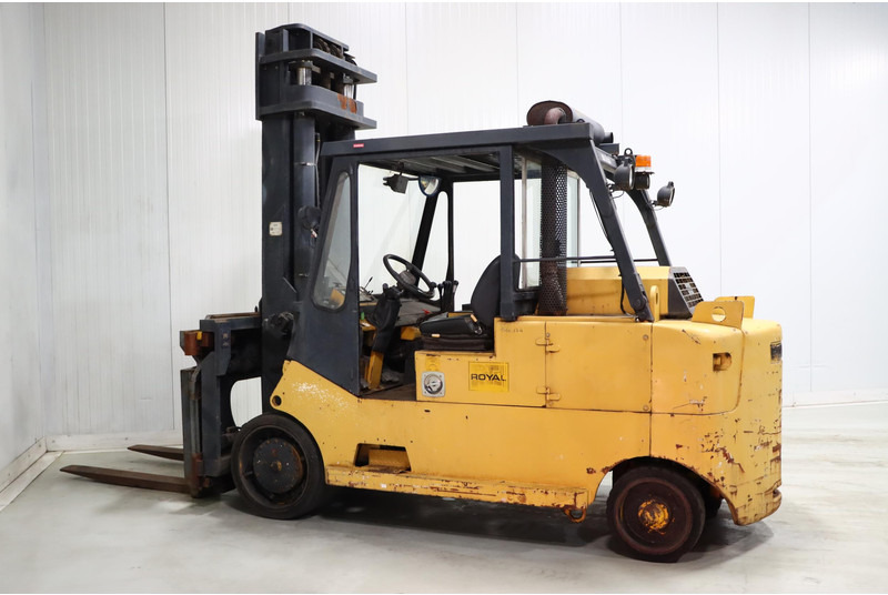 Royal T250 - Diesel forklift: picture 3 Royal T250 - Diesel forklift: picture 3