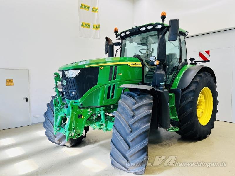 John Deere 6R 250 - Farm tractor: picture 1 John Deere 6R 250 - Farm tractor: picture 1
