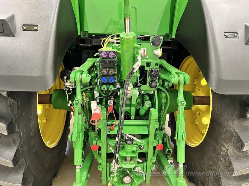 Farm tractor John Deere 7R 350: picture 8