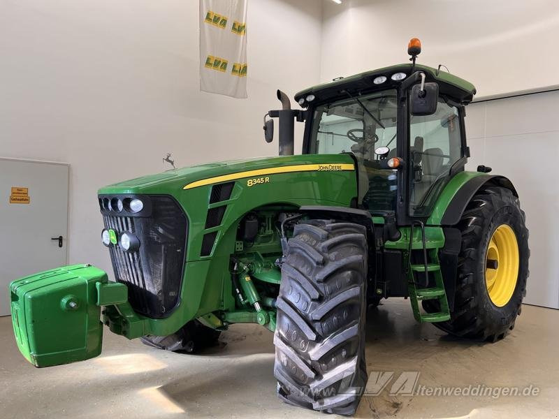 John Deere 8345R - Farm tractor: picture 1 John Deere 8345R - Farm tractor: picture 1
