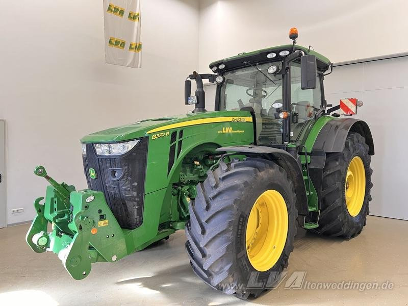 John Deere 8370R E23 PowerShift - Farm tractor: picture 1 John Deere 8370R E23 PowerShift - Farm tractor: picture 1
