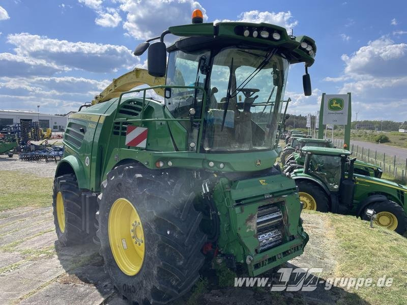 John Deere 8400 - Farm tractor: picture 1 John Deere 8400 - Farm tractor: picture 1
