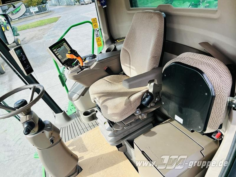 Combine harvester John Deere S790: picture 9