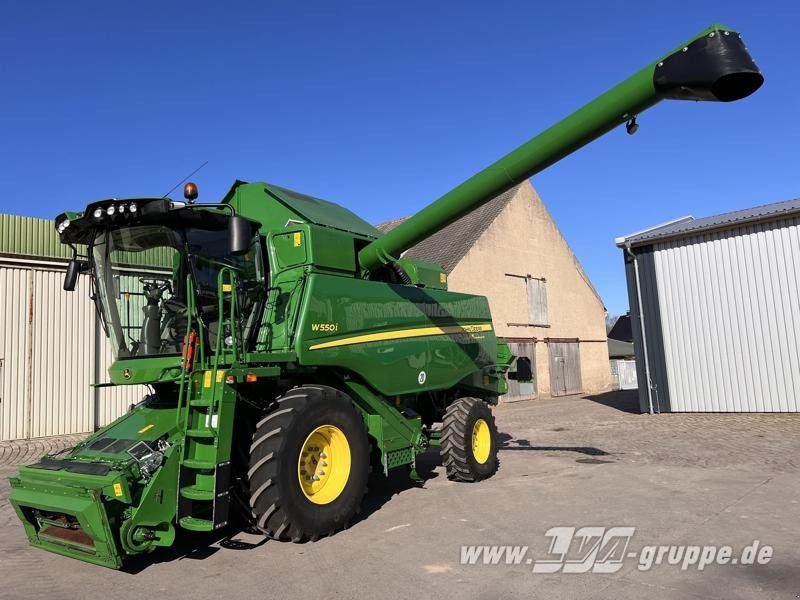 John Deere W550 - Combine harvester: picture 1 John Deere W550 - Combine harvester: picture 1