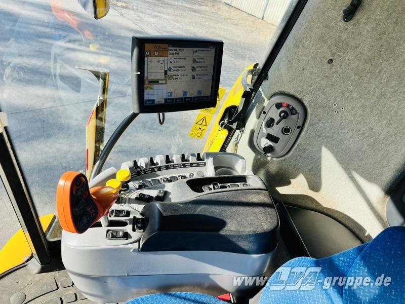 Combine harvester New Holland CR8080: picture 12 Combine harvester New Holland CR8080: picture 12