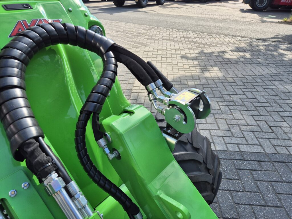 New Compact loader AVANT 735I: picture 9