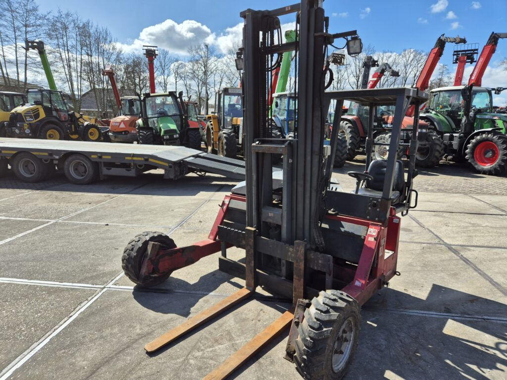 MOFFET M4-25.3 forklift - Diesel forklift: picture 3 MOFFET M4-25.3 forklift - Diesel forklift: picture 3