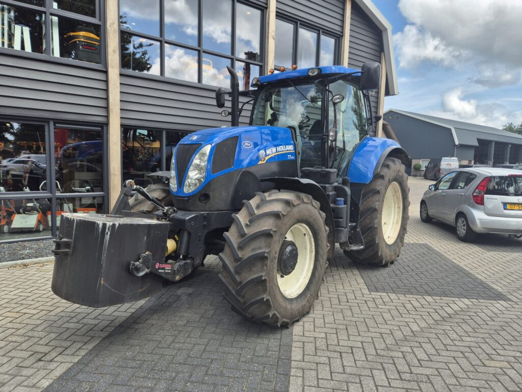NEW HOLLAND T 7.170 - Farm tractor: picture 2 NEW HOLLAND T 7.170 - Farm tractor: picture 2