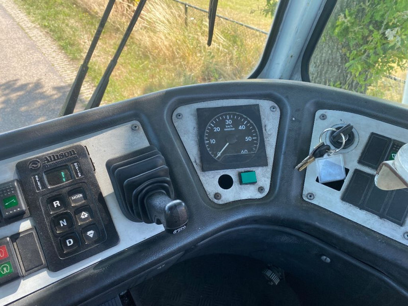 Terberg YT 182 TERMINAL TRUCK | AIRCO | 23826 HOURS | - Terminal tractor: picture 4 Terberg YT 182 TERMINAL TRUCK | AIRCO | 23826 HOURS | - Terminal tractor: picture 4