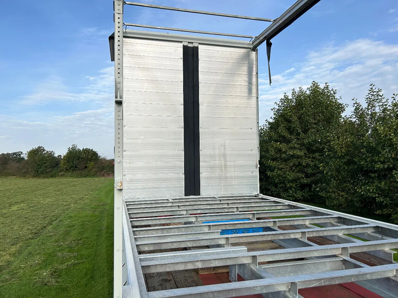 Vlastuin pritsche | plane | curtin | sliding roof | - Curtainsider truck: picture 3 Vlastuin pritsche | plane | curtin | sliding roof | - Curtainsider truck: picture 3