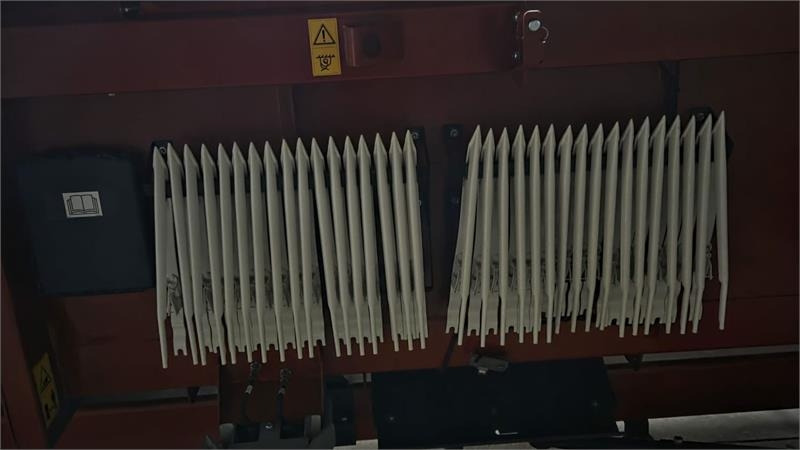 Case IH 8250 Axial-Flow med 35fod Varicut skærebord. Dansk - Combine harvester: picture 5 Case IH 8250 Axial-Flow med 35fod Varicut skærebord. Dansk - Combine harvester: picture 5