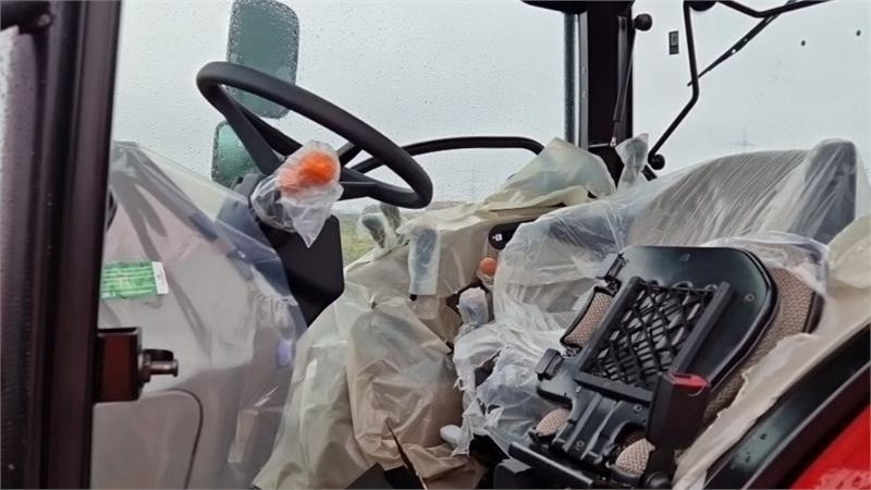 Case IH Farmall 75 A Med frontlift og koblingsfrit vendege - Farm tractor: picture 5 Case IH Farmall 75 A Med frontlift og koblingsfrit vendege - Farm tractor: picture 5