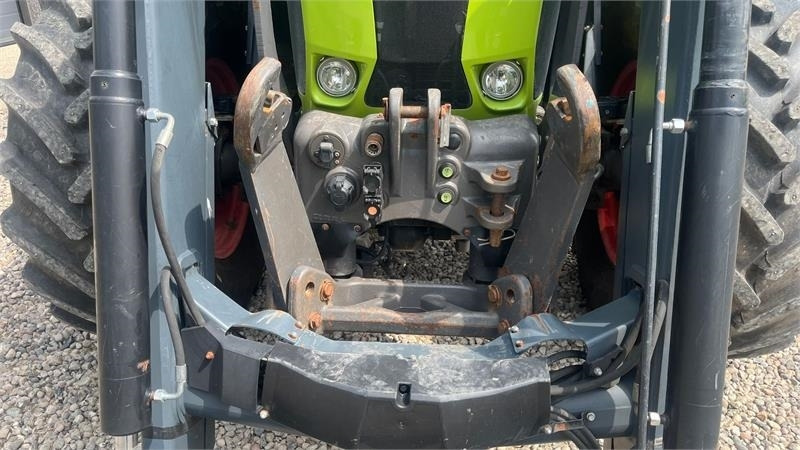 Claas ARION 550 CEBIS Med frontlæsser og frontlift - Farm tractor: picture 4 Claas ARION 550 CEBIS Med frontlæsser og frontlift - Farm tractor: picture 4