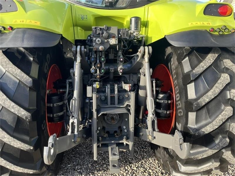 Claas AXION 830 CMATIC Med frontlæsser - Farm tractor: picture 4 Claas AXION 830 CMATIC Med frontlæsser - Farm tractor: picture 4