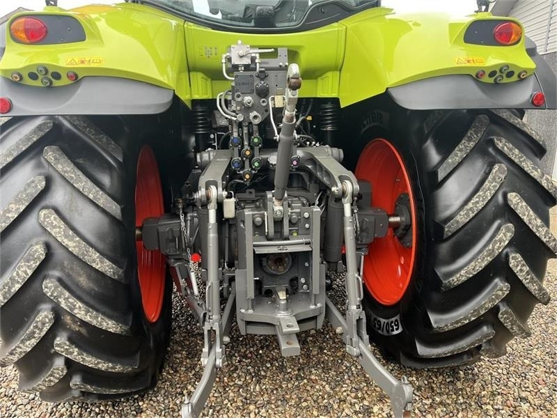 Claas Axion 830 med frontlift og front PTO - Farm tractor: picture 2 Claas Axion 830 med frontlift og front PTO - Farm tractor: picture 2