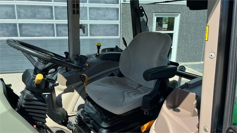 John Deere 5115M Med frontlæsser, som ny - Farm tractor: picture 5 John Deere 5115M Med frontlæsser, som ny - Farm tractor: picture 5